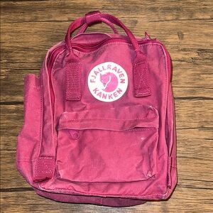 Fjällräven Kånken Maroon Mini Backpack- OS